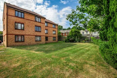 Escott Place, Chertsey KT16 1 bed flat for sale
