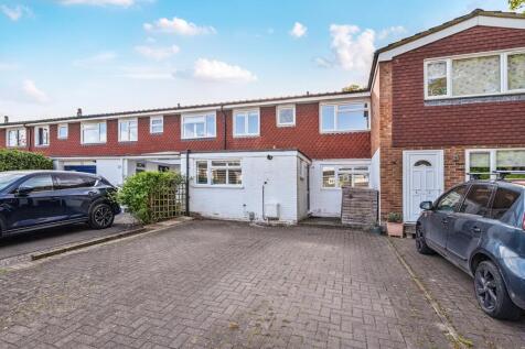 Green Lane Close, West Byfleet KT14 4 bed terraced house for sale