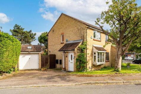 Pinewood Close, Borehamwood WD6 2 bed semi