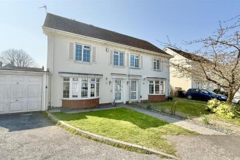 3 bedroom semi-detached house for sale