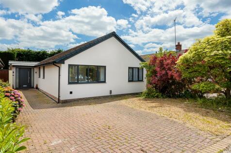 4 bedroom detached bungalow for sale