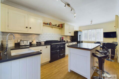 Borough Court, Broadhempston 4 bed end of terrace house for sale