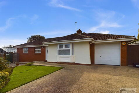 St Johns Close, Bishopsteignton 3 bed detached bungalow for sale