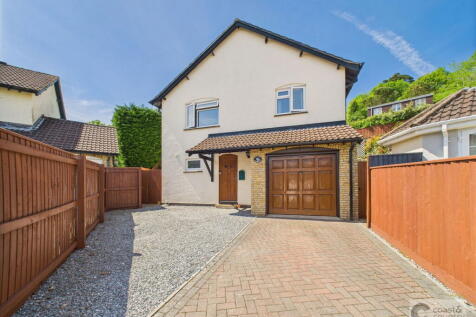 The Churchills, Newton Abbot 3 bed detached house for sale