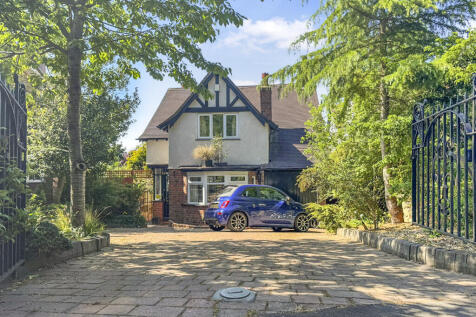 Oakham Road, Dudley, West Midlands 3 bed detached house for sale