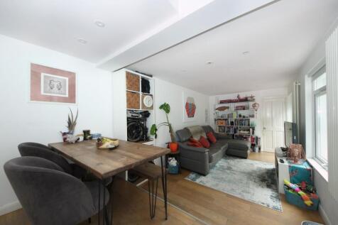 Petersfield Road, W3 1 bed flat for sale