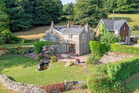 Robins Nest Farm, Penallt, NP25 5 bed house for sale