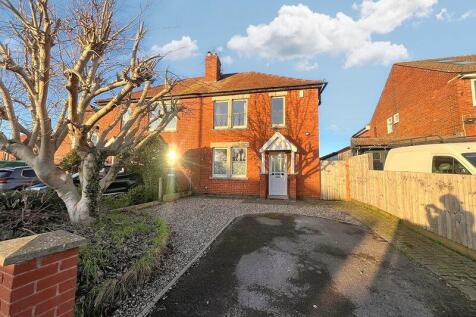 Old Painswick Road, Gloucester GL4 3 bed semi