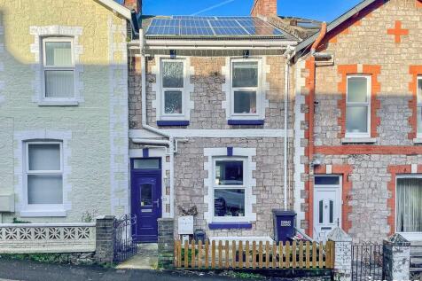 4 bedroom terraced house for sale