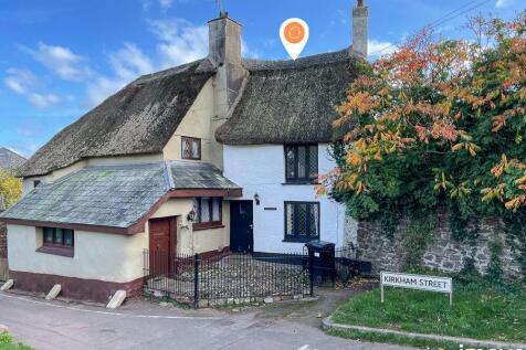 2 bedroom semi-detached house for sale