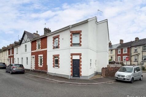 4 bedroom end of terrace house for sale