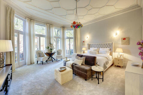 Studio flat for sale