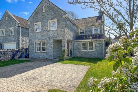 5 bedroom detached house for sale