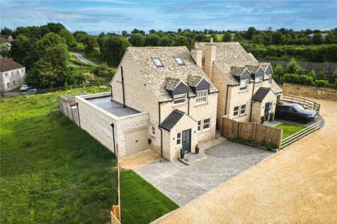 Farfield Court, Bramham, LS23 4 bed detached house for sale