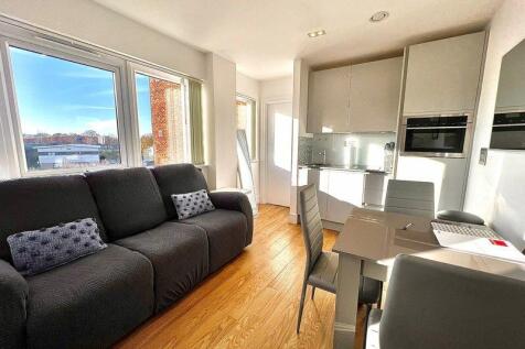 Laporte Way, Luton 2 bed apartment for sale