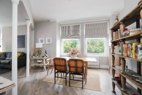 3 bedroom flat for sale