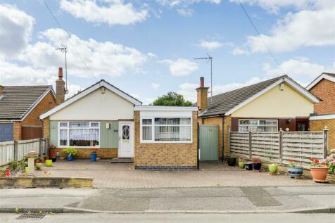 2 bedroom detached bungalow for sale