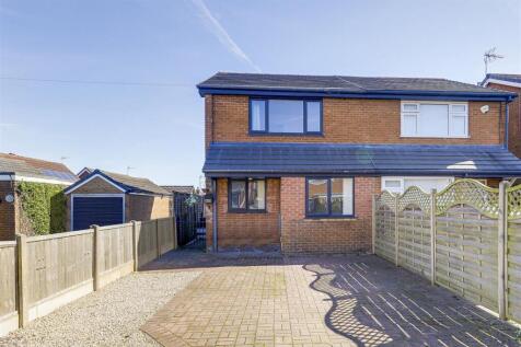 Highfields Drive, Newark NG22 3 bed semi