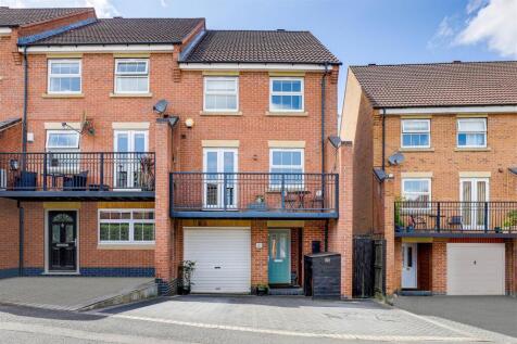 4 bedroom town house for sale