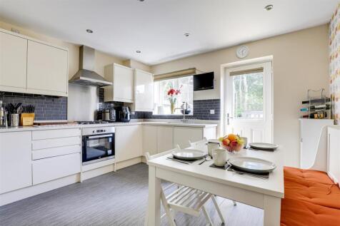 Poets Close, Hucknall NG15 3 bed terraced house for sale
