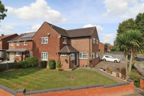 4 bedroom semi-detached house for sale