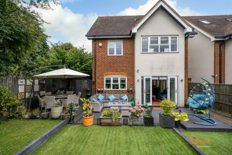 5 bedroom detached house for sale