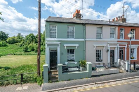 2 bedroom semi-detached house for sale