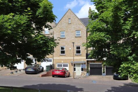4 bedroom town house for sale