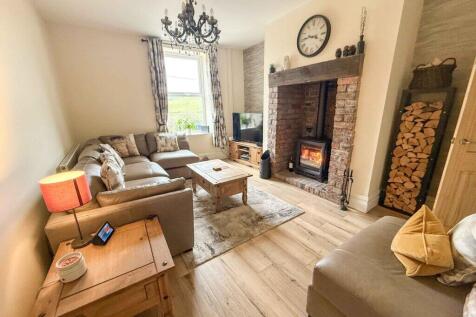 Blackburn Road, Haslingden, Rossendale 2 bed terraced house for sale