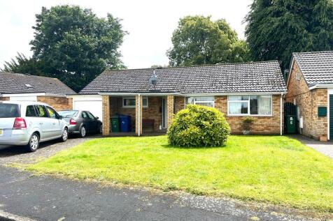 Lanrick Gardens, Rugeley 3 bed detached bungalow for sale