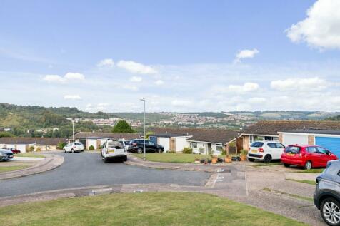 2 bedroom semi-detached bungalow for sale