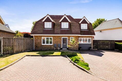 Diamond Close, Eythorne, Dover, CT15 3 bed detached house for sale
