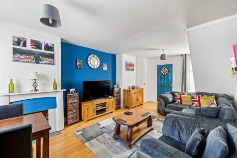 Lowther Road, Dover, CT17 2 bed terraced house for sale