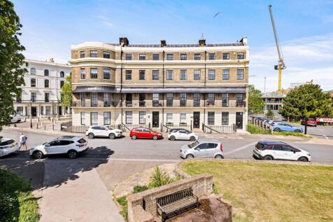 Camden Crescent, Dover, CT16 2 bed flat for sale