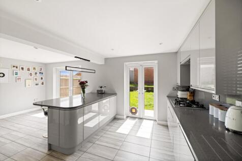 Field View Road, Whitfield, Dover, CT16 5 bed detached house for sale