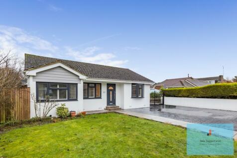 4 bedroom detached bungalow for sale