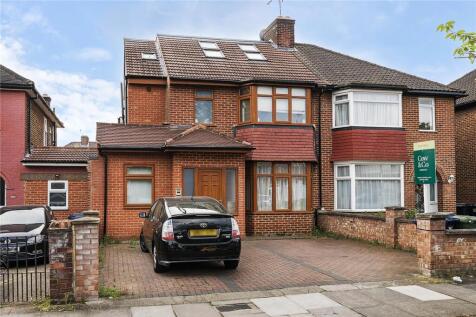3 bedroom apartment for sale