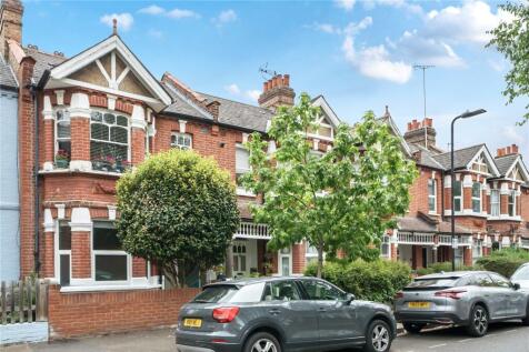 2 bedroom maisonette for sale