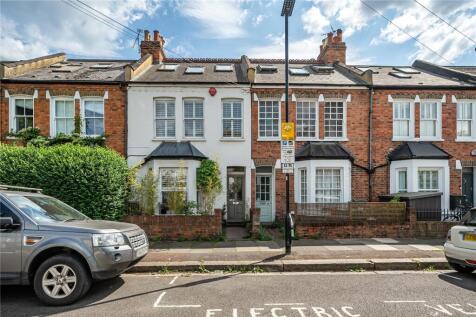 4 bedroom terraced house for sale