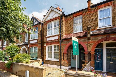 2 bedroom maisonette for sale