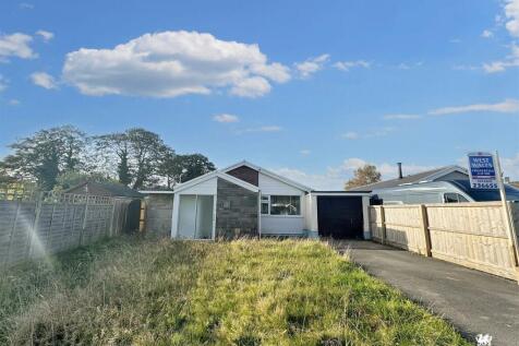 Glan Morfa, Ferryside 3 bed detached bungalow for sale