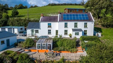 Llansadurnen, Laugharne, Carmarthen 4 bed detached house for sale