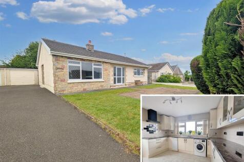 St. Annes Avenue, Cwmffrwd, Carmarthen 3 bed detached bungalow for sale