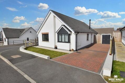 Rock Park, Kilgetty 3 bed detached bungalow for sale