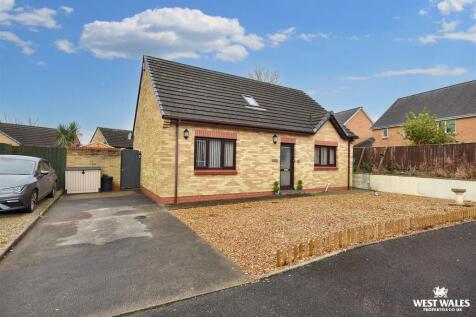 3 bedroom detached bungalow for sale