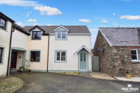 2 Bank Court, Spittal, Haverfordwest 2 bed semi