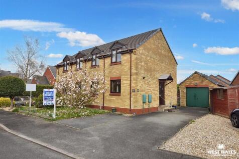 2 bedroom semi-detached house for sale