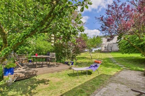 Trimsaran, Kidwelly 5 bed property with land for sale