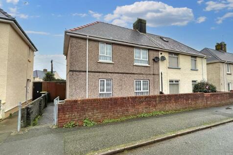 Priory Ville Approach, Milford Haven 3 bed semi