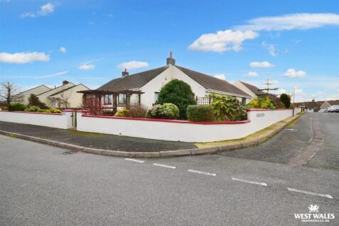 Woodland Crescent, Milford Haven 4 bed detached bungalow for sale